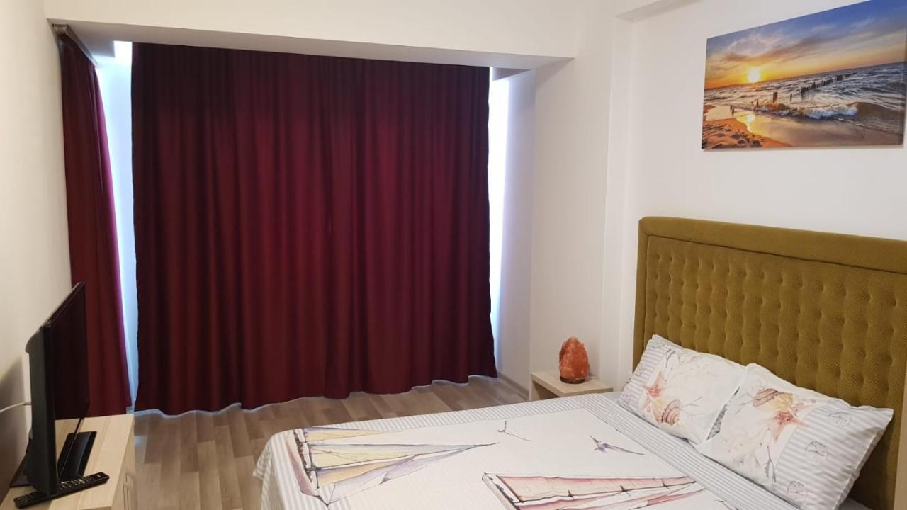 Deny Apartment Mamaia